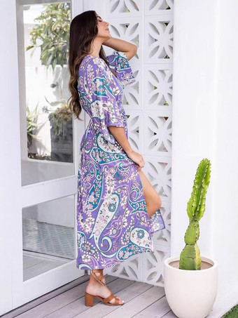 2025年夏のビーチにぴったりな、パープルフローラルプリントのVネックマキシ丈ボヘミアンドレス