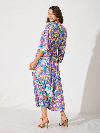 2025年夏のビーチにぴったりな、パープルフローラルプリントのVネックマキシ丈ボヘミアンドレス