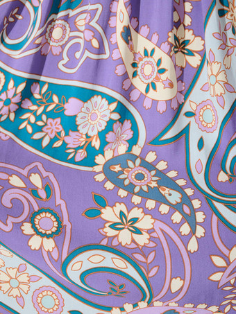 2025年夏のビーチにぴったりな、パープルフローラルプリントのVネックマキシ丈ボヘミアンドレス