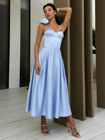 ライトスカイブルーハートネックラインAラインミディ丈スリップドレス（3Dフラワーデコレーション付き）2025