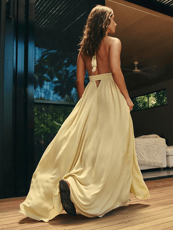 ホルターネックのマキシ丈ボヘミアンドレス（プランジVネック、ハイスリット入り）2025