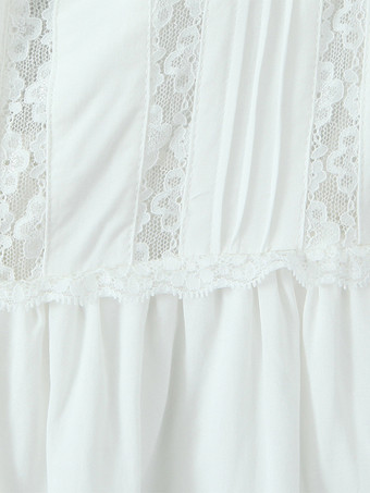 Weißes Minikleid mit Spitzenbesatz und geraffter Rückseite 2025