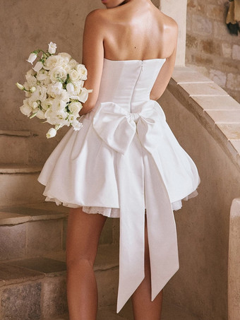 ストラップレス ホワイト フレア ミニドレス（蝶ネクタイバック付き）2025