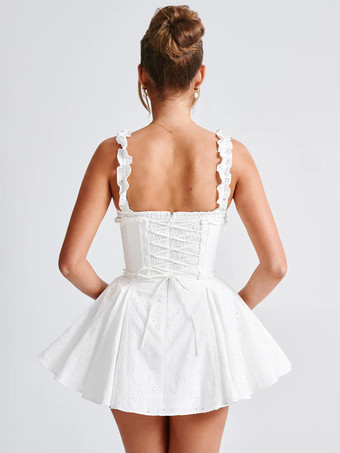 レーストリムのフレアミニドレス（Vネック、シャーリングバック）2025