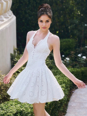 レースアップバックのホワイトホルターネックミニドレス 2025