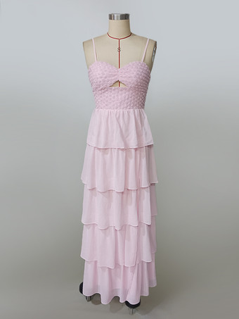 2025年の誕生日パーティーにぴったりな、ハイスリット入りソフトピンクのレイヤードマキシスリップドレス