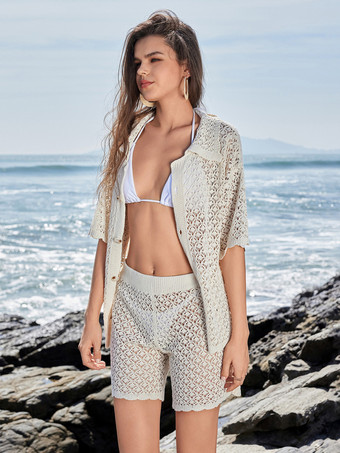 2025年夏のビーチにぴったりな、かぎ針編みのカバーアップトップスとショートパンツのセット