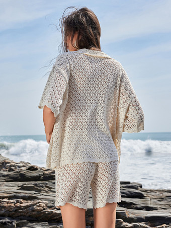 2025年夏のビーチにぴったりな、かぎ針編みのカバーアップトップスとショートパンツのセット