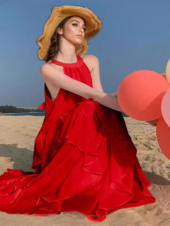 2025年夏のビーチにぴったりな、ハイスリットのノースリーブレイヤードマキシドレス