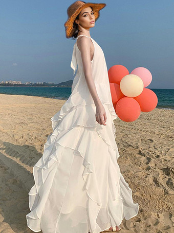 2025年夏のビーチにぴったりな、ハイスリットのノースリーブレイヤードマキシドレス