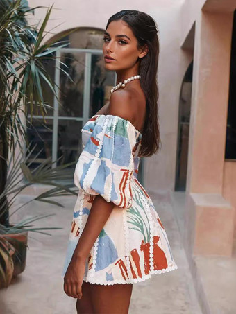 トロピカルプリントのオフショルダーミニドレス（パフスリーブ付き）2025