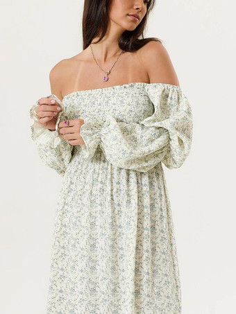 オフショルダーのプリントパフスリーブロングドレス 2025