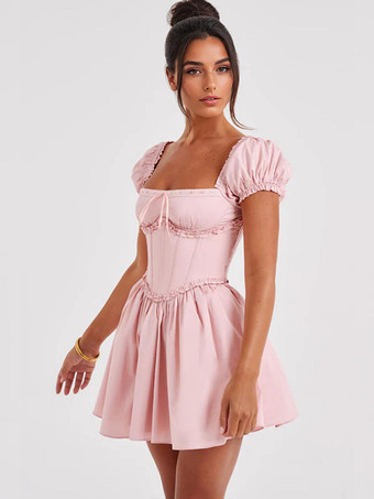 ソフトピンクのオフショルダーミニドレス（パフスリーブ付き）2025