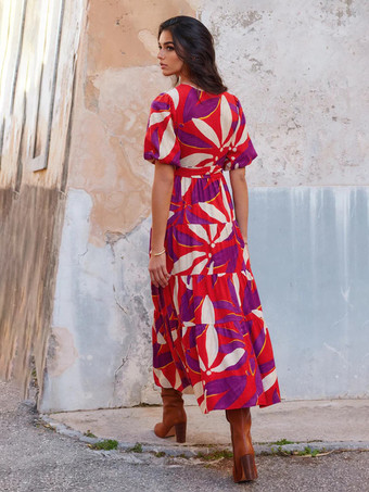 Vネックとサイドスリット入りフローラルプリントラップロングドレス 2025