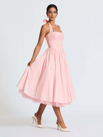 ソフトピンクのホルターネックAラインミディ丈パーティードレス（レディース）2025
