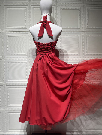 ソフトピンクのホルターネックAラインミディ丈パーティードレス（レディース）2025