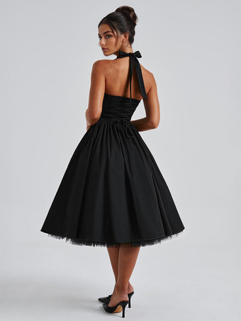 ソフトピンクのホルターネックAラインミディ丈パーティードレス（レディース）2025