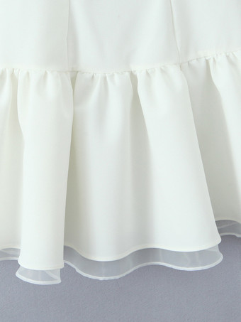 2025年夏にぴったりのホワイトフレアスリップミニドレス