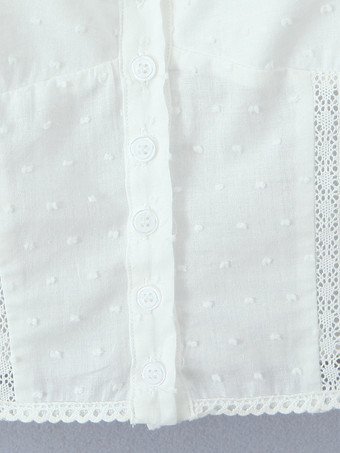 スクエアカラーのホワイトクロップトップ（フロントボタン付き）2025