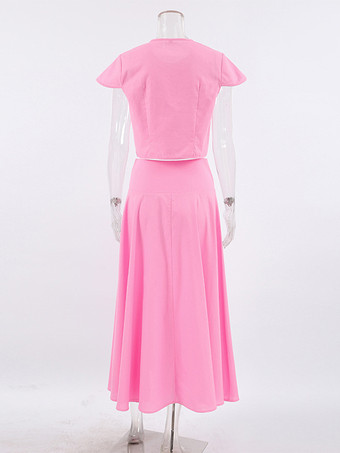 2025年夏にぴったりのピンクのクロップトップとハイウエストロングスカートのツーピースコーデ