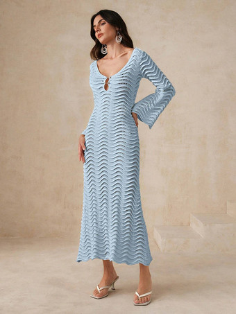 ライトスカイブルービーチに最適な長袖ニットマキシドレス 2025