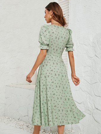 2026年夏にぴったりのグリーンフローラルプリントVネックミディドレス