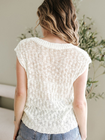 2025年夏にぴったりのホワイトキャップスリーブVネックニットトップス