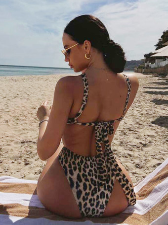 2025年夏のビーチにぴったりの、カットアウトモノキニのセクシーな背中開きワンピース水着