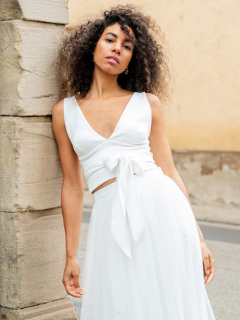 ツーピースウェディングドレス サテン生地 パール Vネック ツーピース フロア丈 レースアップ ノースリーブ フロア丈 ホワイト