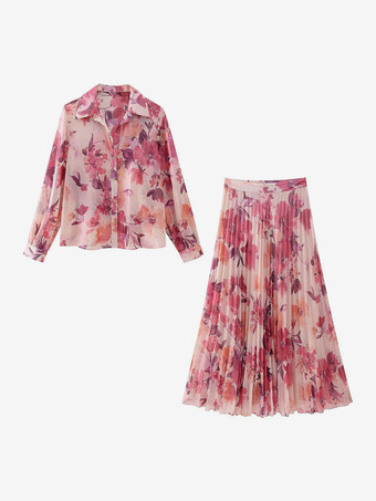 2025年春のおすすめ花柄スカートと長袖シャツの2ピースコーデ