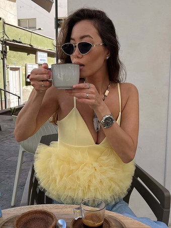 2025年夏向けチュールトリム クロップドキャミソールトップス