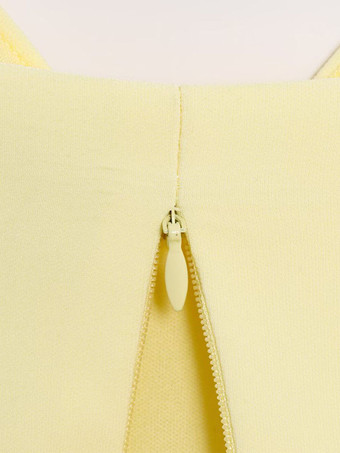 2025年夏向けチュールトリム クロップドキャミソールトップス