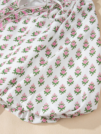 2025年夏にぴったりの花柄プリント半袖ミディ丈シフトドレス