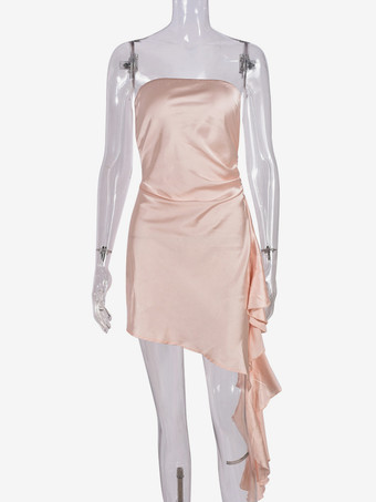 ソフトピンクのアシンメトリーストラップレスミニパーティードレス 2025