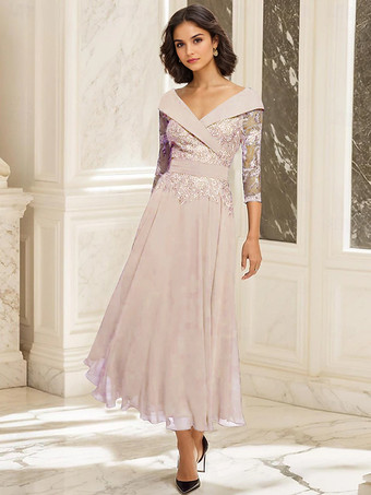 ダークピンク花嫁の母のためのパーティードレス。Vネック、七分袖、ボールガウン、レース、ティーレングスのゲストドレス。結婚式用。