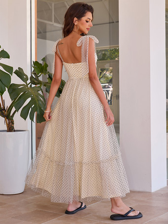 調節可能なショルダーストラップ付きポルカドットAラインマキシドレス 2025