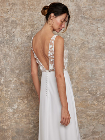 3ピース ボヘミアンウェディングドレス Vネック 半袖 チャペルトレイン チュール ブライダルガウン