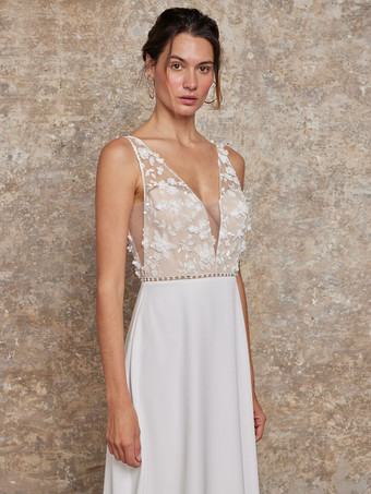 3ピース ボヘミアンウェディングドレス Vネック 半袖 チャペルトレイン チュール ブライダルガウン