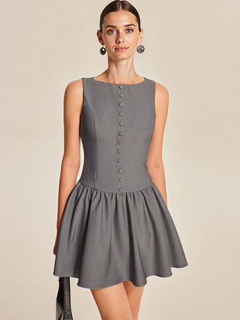 グレイ2025年夏向け、グレーのボタンフロント付きノースリーブプリーツミニドレス