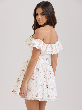 2025年夏にぴったりの、リボンディテールのオフショルダー花柄ミニドレス