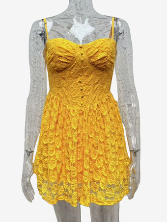 2025年夏にぴったりの、スウィートハートネックラインのレースサンドレス