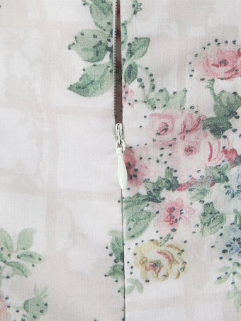 2025年夏のセミフォーマルイベントにぴったりのヴィンテージフローラルマキシスリップドレス