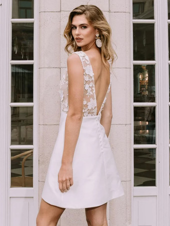 ショートウェディングドレス ショートVネック ノースリーブ Aライン ナチュラルウエスト サテン生地 ショートブライダルドレス