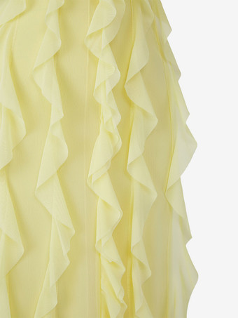 2025年夏のイベントにぴったりのバターイエローのホルターネックフリルマキシドレス