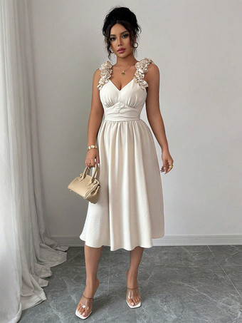 アプリコット2025年夏向け、フリルショルダーとVネックのアプリコットミディドレス