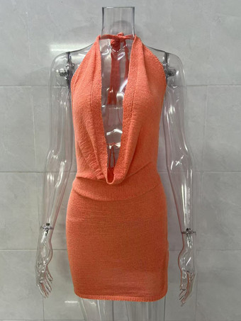 2025年夏向けホルターネックニットボディコンミニドレス