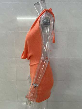 2025年夏向けホルターネックニットボディコンミニドレス