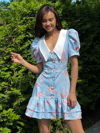 ライトスカイブルーピーターパンカラーとバックレースアップが付いた花柄パフスリーブミニドレス（2025年夏）