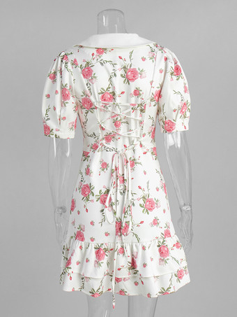 ピーターパンカラーとバックレースアップが付いた花柄パフスリーブミニドレス（2025年夏）