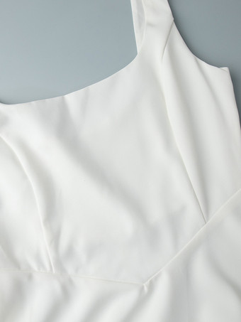 スクエアネック、ノースリーブ、Aライン、マキシドレス（2025年夏）